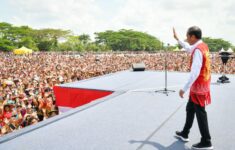 Presiden Jokowi dalam kunjungan kerja ke Kutai Barat, Kaltim, Jumat (03/11/2023). (Foto: BPMI Setpres)