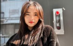 Fujianti Utami Putri mendapat kado ulang tahun yang tak terduga dari dokter Oky Pratama pemilik bening skincare Foto : Inet