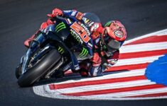 Pembalap Monster Energy Yamaha Fabio Quartararo memacu motornya pada balapan MotoGP. Foto : Inet