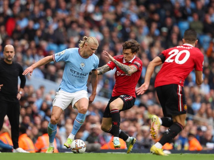 Man City vs Man United (Foto: Getty Images/Matthew Ashton - AMA)