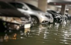 Ilustrasi mobil terendam banjir. Dok: Eranasional/HO ***.